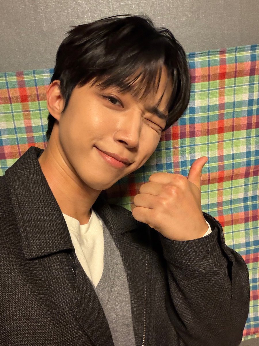 NFlyingofficial's tweet photo. 행복한 주말입니다💕

#NFlying #엔플라잉 #서동성 #SeoDongSung https://t.co/aIErhooWj8