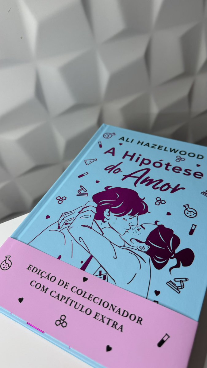 iae_fhaa's tweet photo. você merece um amor atento, alguém que perceba seus desconfortos e te ampare, sem viver distraído de você 🧪💗 https://t.co/baOpgyh619