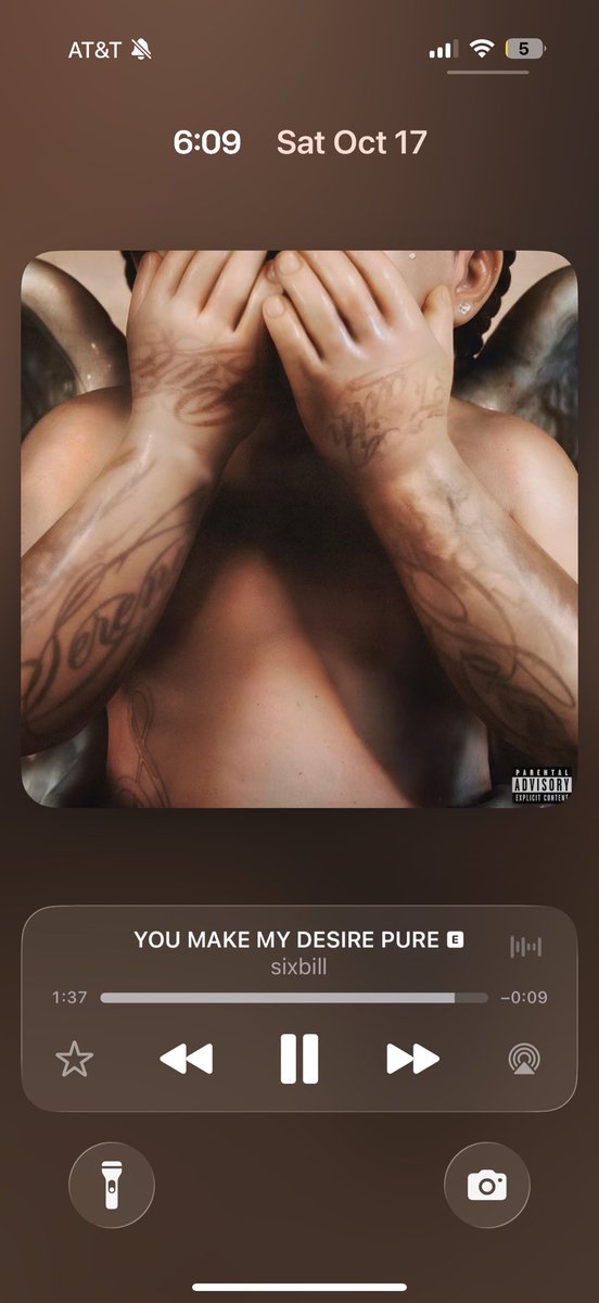 gl0er's tweet photo. On my life i just replayed ts like 20 times😭 https://t.co/VCBTh9I7xt