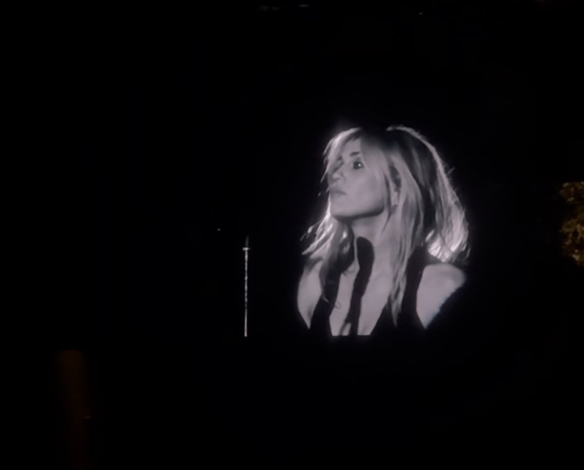 torturedscott's tweet photo. waited years to see one of my idols ily mils https://t.co/XCUVRR79il
