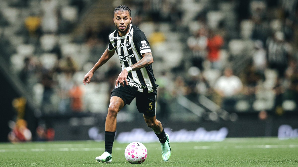 SofascoreBR's tweet photo. Jogadores com 10+ passes longos certos e 10+ duelos ganhos em um jogo do @Brasileirao 2026:

🇧🇷 Alexsander - Atlético (vs Coritiba)

🔥🔥 https://t.co/LfdiWfilVI