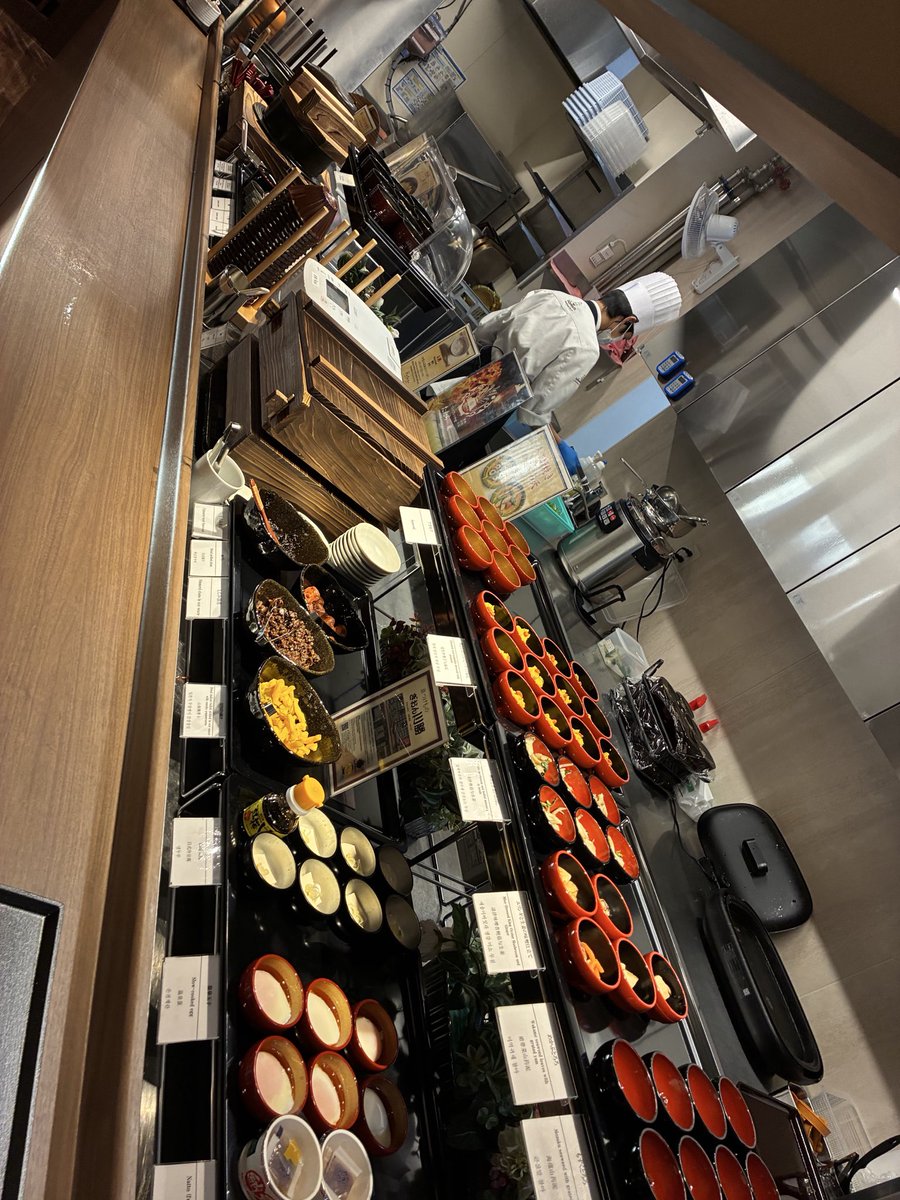 GON_noritetsu's tweet photo. 初ドーミーイン朝飯頂きました🍳種類多すぎて悩むぅ💭　地元食材満載素晴らでおいちかったでし✨ https://t.co/eQxdCwpOEa