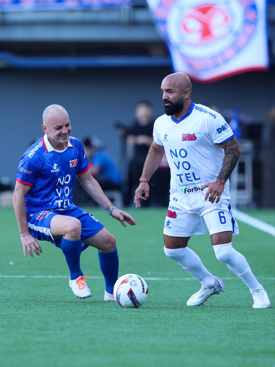 udechile's tweet photo. Una gran despedida, llena de estrellas, para el defensa más goleador de nuestra historia 💙

Gracias por defender con orgullo nuestros colores, por mojar la camiseta y regalarnos alegrías que recordaremos por siempre ❤️

Felicidades por tu gran carrera, Matías Rodríguez 🤘🏼 https://t.co/rxzcnIiJYT