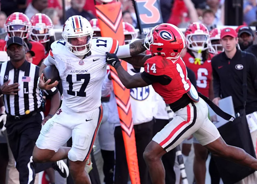 bookieadvisor's tweet photo. Huge day of upsets but does it really matter anymore?

Read our opinion post here (post includes talk about expanded playoffs): 
https://t.co/enyyGFy8D6

#CFB #CFBPostgame #CFBplayoffs #football #NCAA #NCAAfootball #sportstalk #sports #GeorgiaFootball #auburnfootball #RollTide #Longhorns