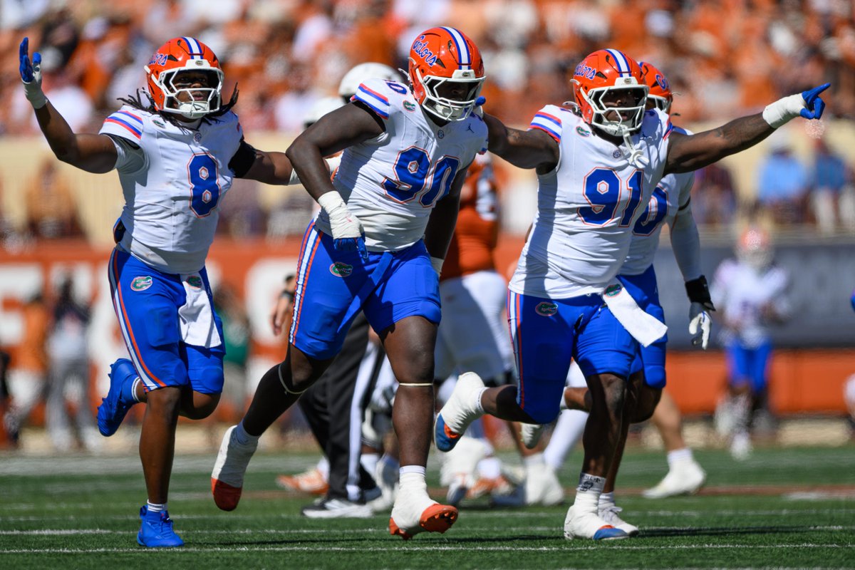 maxbernstein23's tweet photo. After 2026 struggles, Florida’s defense turned its season around in epic fashion against Texas.

@avadicecca24 and gave a position-by-position breakdown of the UF defensive effort HERE: https://t.co/zduMRdUUET https://t.co/PW1fm7tyyY