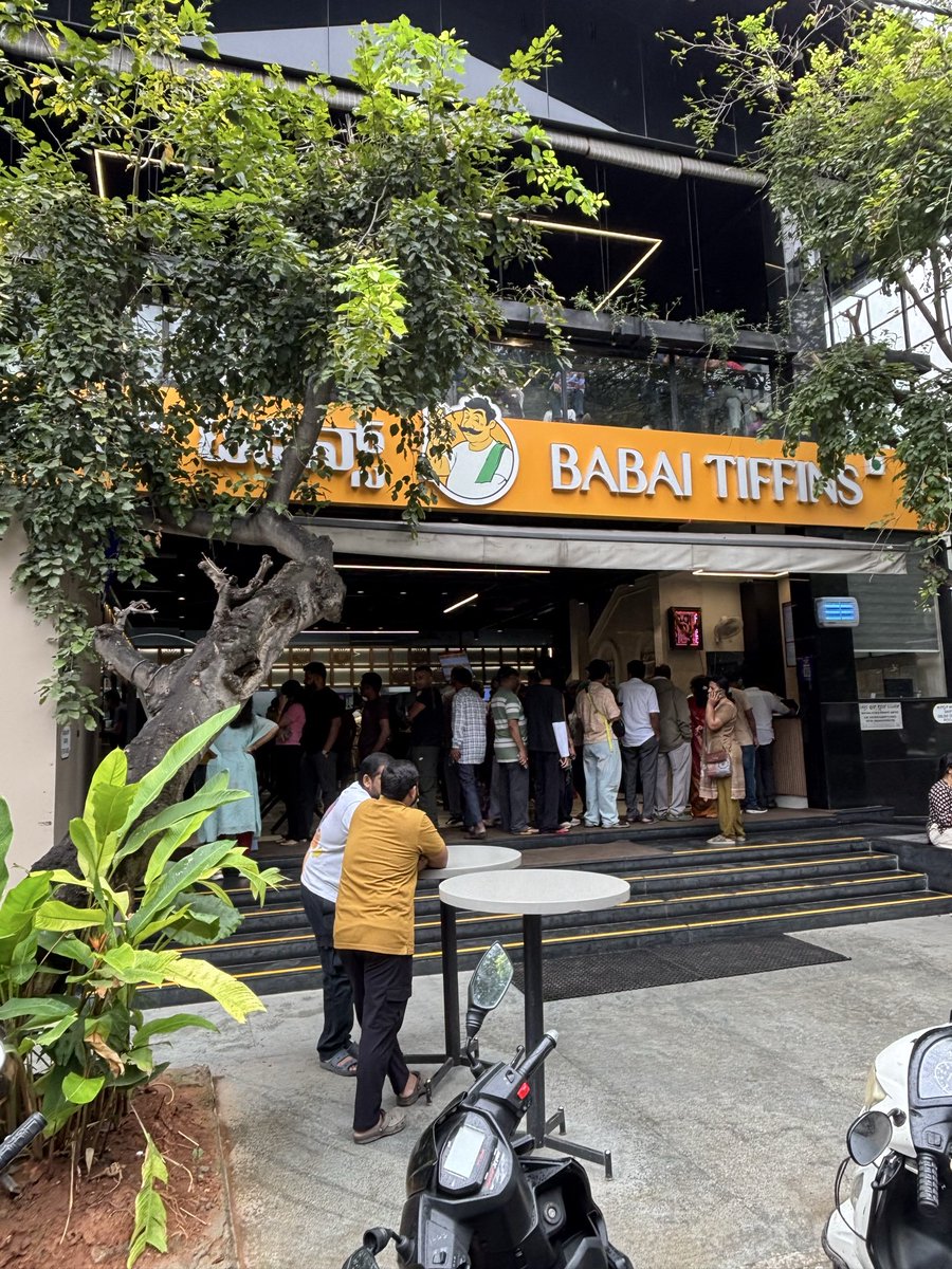 aadeetyaps's tweet photo. Belted some healthy dosa post 6 kilometres run. 😋🫶🏽
And finally a place which serves dosa(y) properly. No insane amount of ghee and it just hit perfect💯
📍Babai tiffins, HSR layout
#masaladosa https://t.co/Tbw2MEGQuT