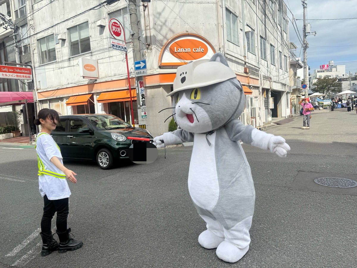 Kozakai_Yurie's tweet photo. 仕事猫が仕事してた。 https://t.co/WTYsdqDJJN