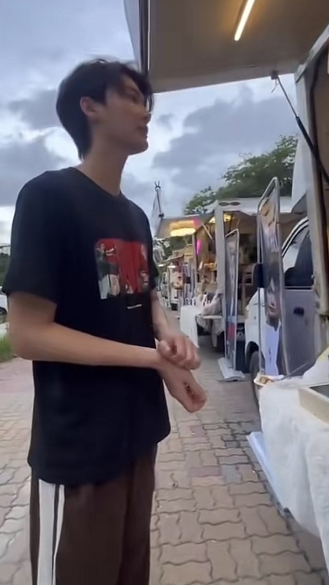 isntmeimei's tweet photo. เสื้อที่มีเสียง https://t.co/JztVPU6dG5