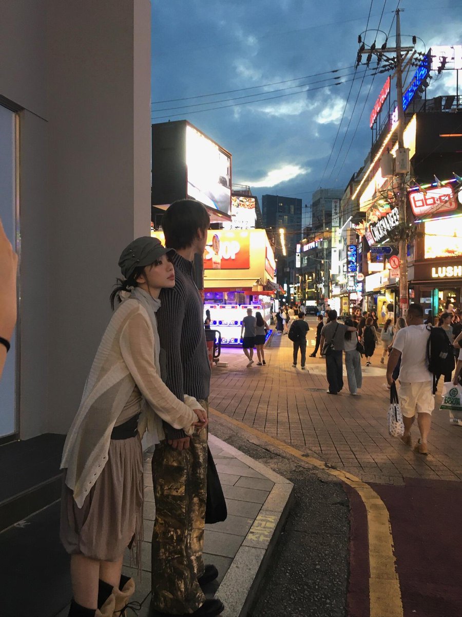 _spring0913's tweet photo. 커플냄새 개껴 https://t.co/faQeQa4WXS