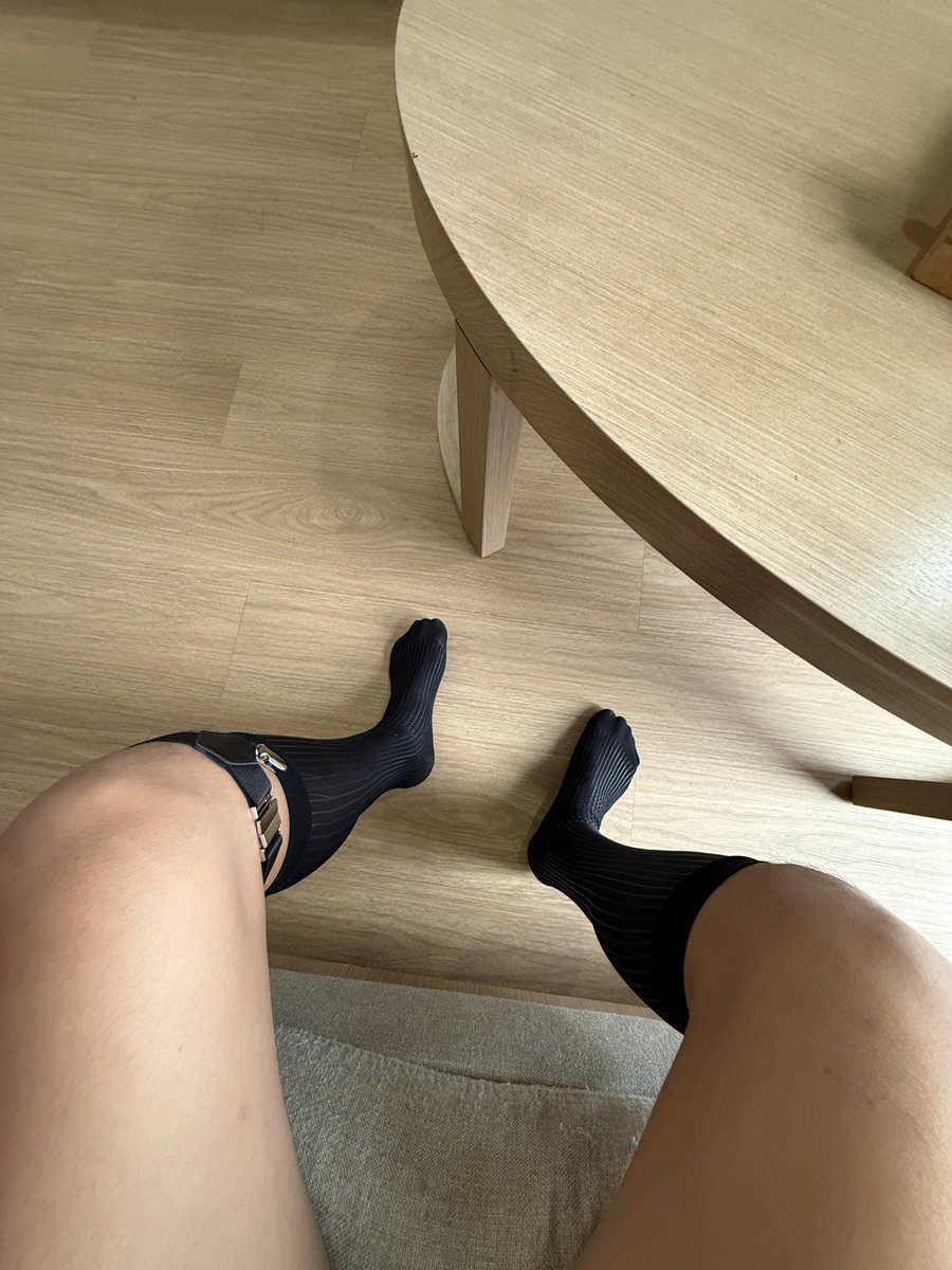 xioru2232691's tweet photo. 🧦 https://t.co/HHWlGVqn2D