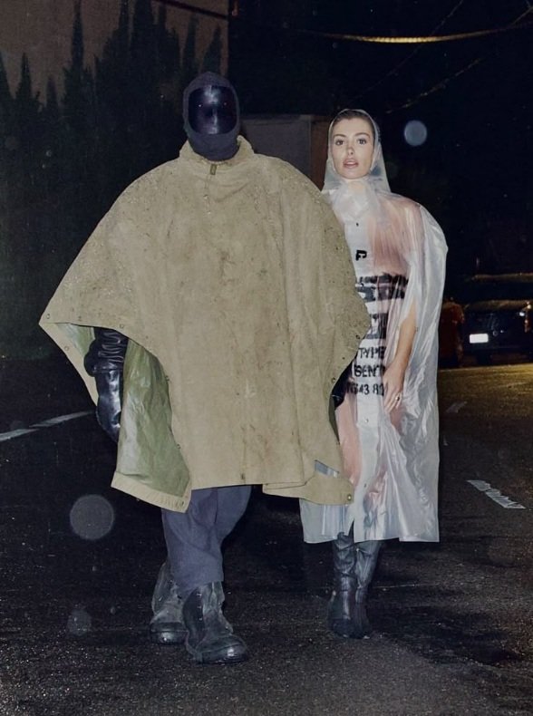 NikitaAyla2's tweet photo. Am curious to know which one of Kanye West and Bianca Censori decide on this kind of dressing!! https://t.co/y3pJTjifjc