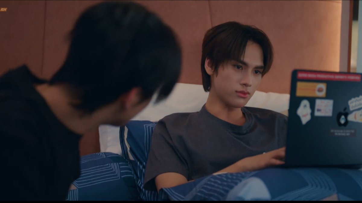 chimewv's tweet photo. trust Time was terrorizing Nine with that fake account in this scene lmao

MR FANBOY CHAPTER 8
#MrFanboyEP8 https://t.co/fbuFMll8A5