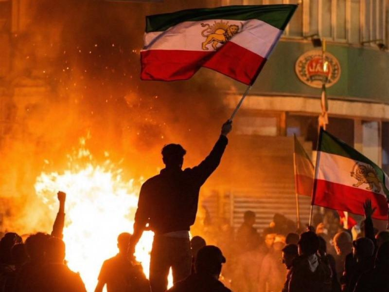 ADadpay's tweet photo. It is #France. Looting, burning down historical buildings, and ordinary French people weeping as they watch their communities being destroyed. The Army of Death has arrived, taking the life out of communities and cities.

And yet, to me, this is the other side of #IranMassacre. In both, the same contempt for life stands against ordinary people who simply want to live, with light in their hearts.

If the anarchists in France believe liberty means the freedom to destroy and terrorize, their counterparts in the #IslamicRepublic and other terrorist organizations across the #MiddleEast believe they have every right to murder, burn, and destroy in the name of some cause.

One destroys in the name of liberty; the other destroys to deny it. Both stand against life itself.

For both, destruction is the goal, the purpose, not just a consequence.

And surprisingly, both wave the same flag. And it is not the flag of their own nations.
#FrenchRiots #IranProtests