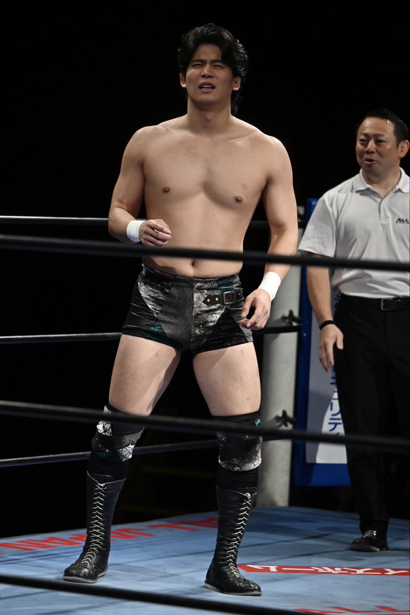 PMC0509's tweet photo. 盛り上がってこーぜの気分じゃない安齊。
#ajpw #安齊勇馬 https://t.co/I4OSvzPtWJ