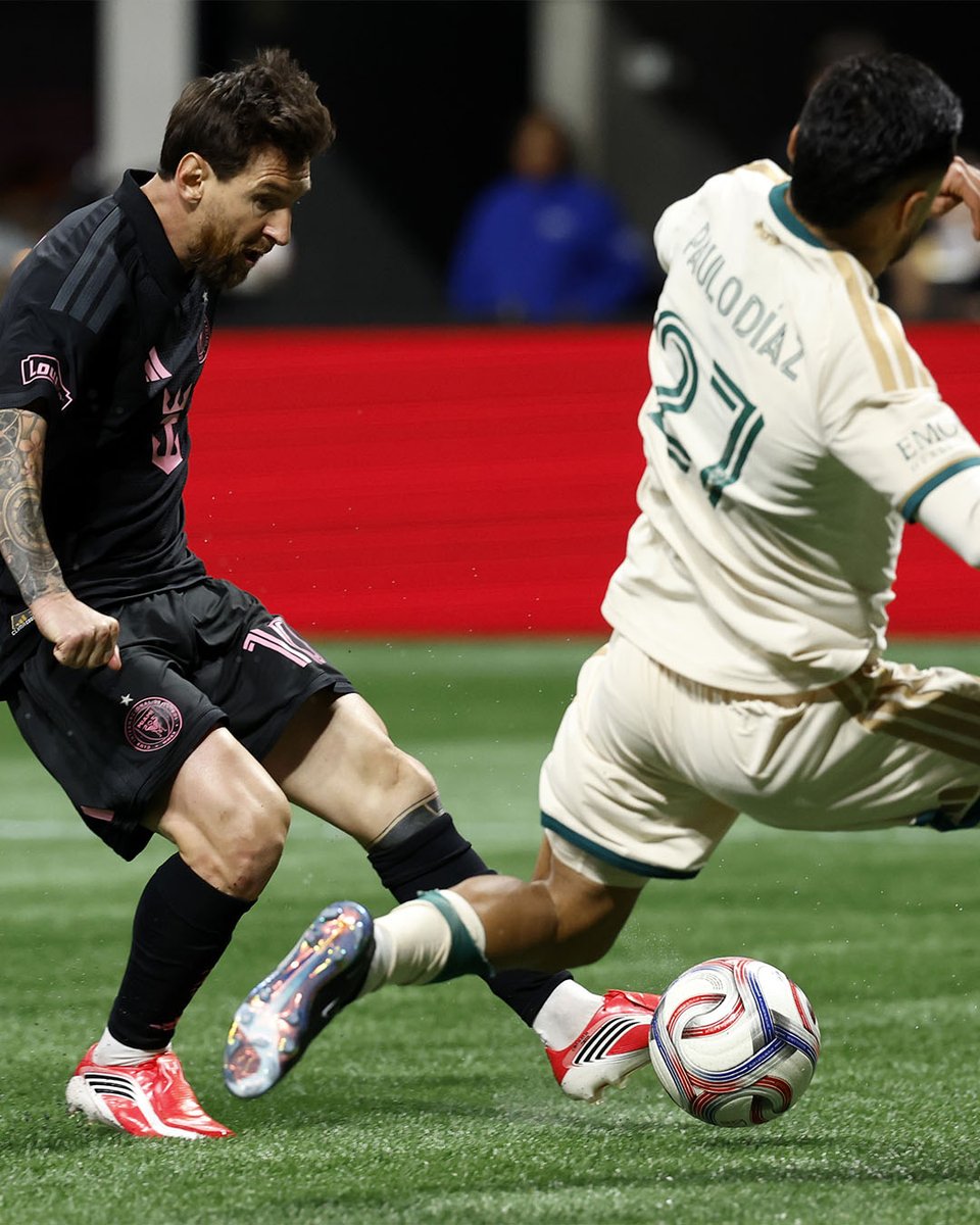 brfootball's tweet photo. 2️⃣5️⃣ MLS goals this season for Leo Messi 🐐

A second-half double in Inter Miami's 3-1 win at Atlanta United. https://t.co/i5KUHNScER