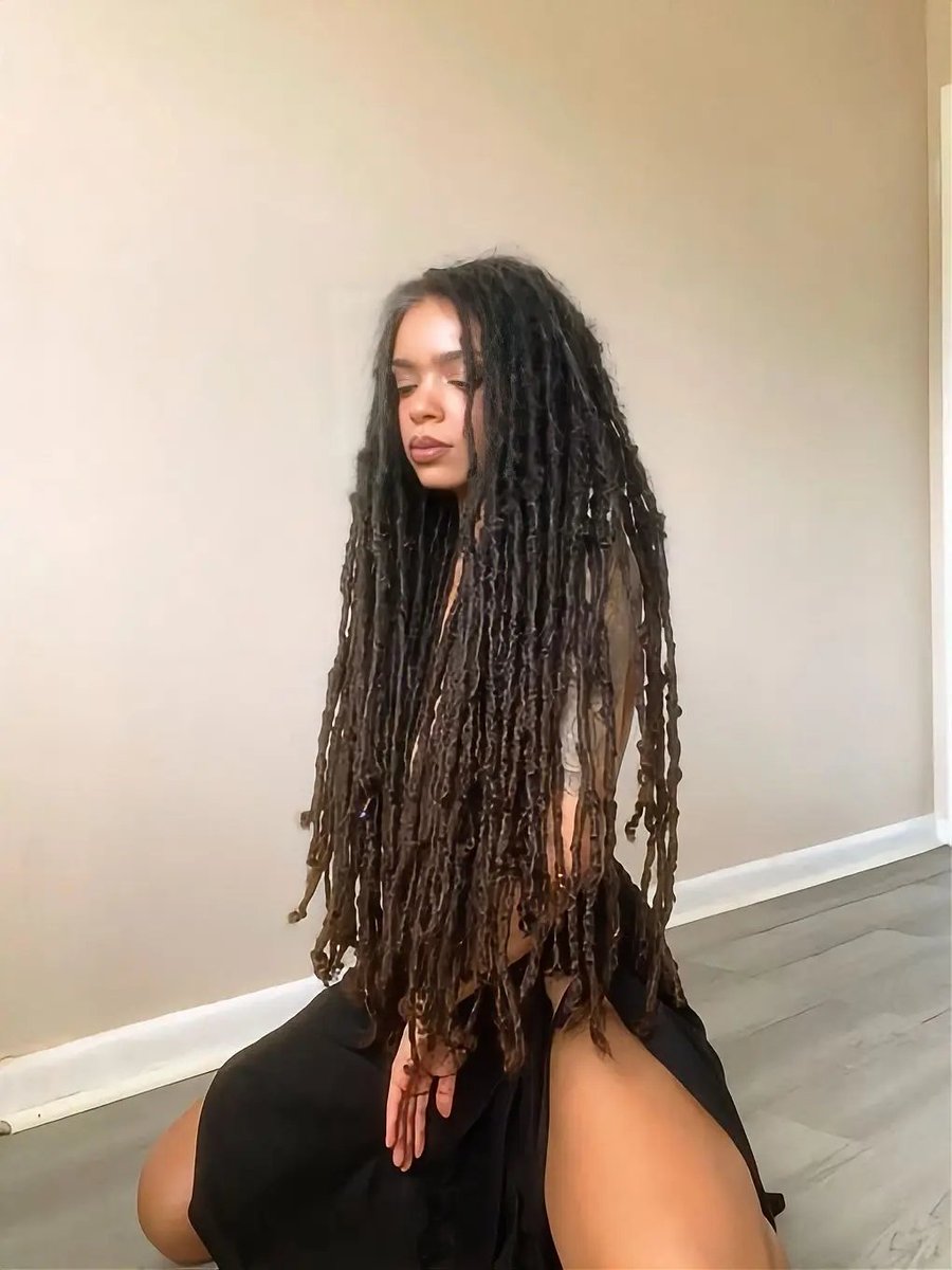 JessicaENT's tweet photo. Long dreadlocks looks beautiful https://t.co/uDU4dxVaFU
