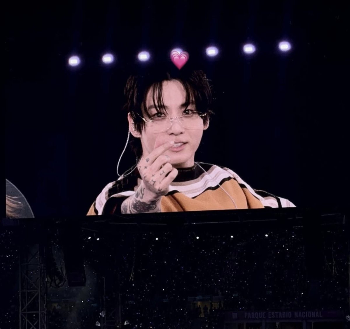 jjkgaIlery's tweet photo. L ♡VER. https://t.co/ZCMcsTRgUo