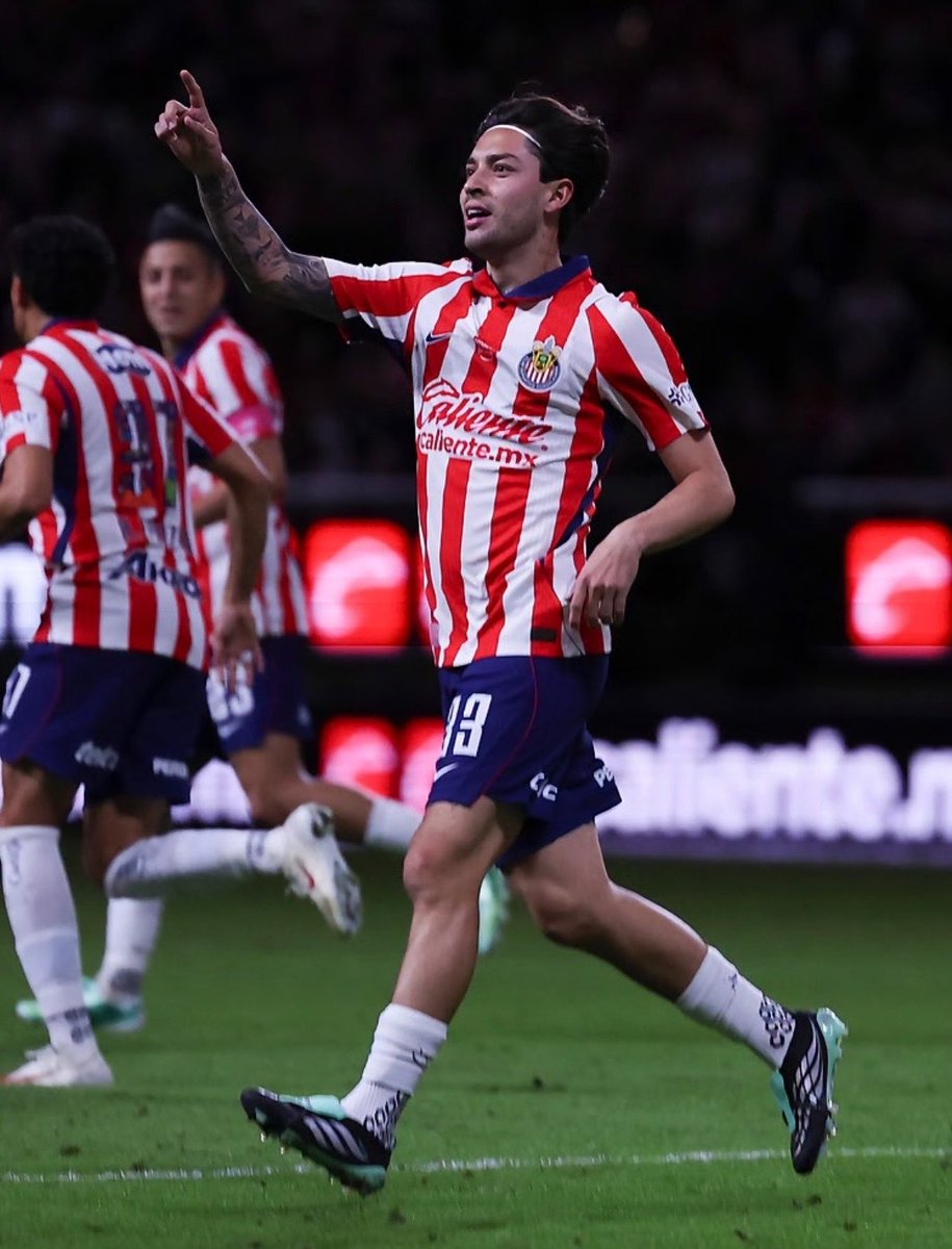 ChivasXtra_'s tweet photo. Merece ser titular el resto del torneo. https://t.co/64FyB9DCQD