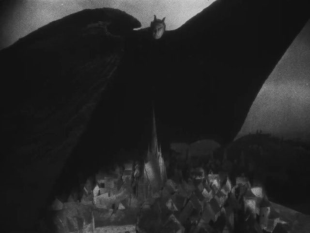 titleposting's tweet photo. happy 100 years of Faust! 
I was genuinely in awe of the nightmarish fairytale imagery. I love expressionist lighting! https://t.co/OM6GjOIs7x