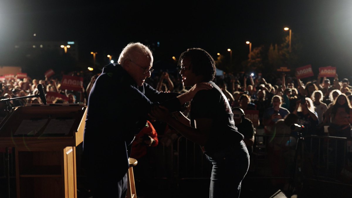 BernieSanders's tweet photo. Wow. 1,800 people in Melbourne where Trump won 60% of the county’s vote in 2024. 

Americans — Democrats, Republicans, and Independents — are sick and tired of a corrupt and broken political and economic system.

They’re ready to elect leaders like Angie Nixon to the U.S. Senate. https://t.co/uTqPCPgmtK