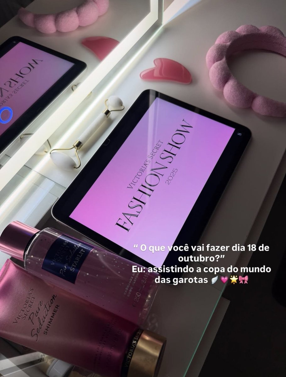 snoozelly's tweet photo. #victoriasecret 🪽🩷 https://t.co/i4SPROogkn