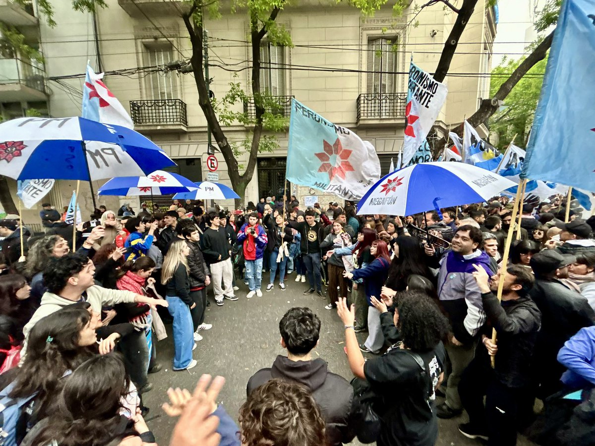 Peronismo_PM's tweet photo. La lealtad se demuestra con el corazón, con la memoria y estando presentes cuando más hace falta. Porque la lealtad es una forma de vivir, de sentir y de no abandonar jamás a quienes nos marcaron el camino. https://t.co/sr9GsWXEr8
