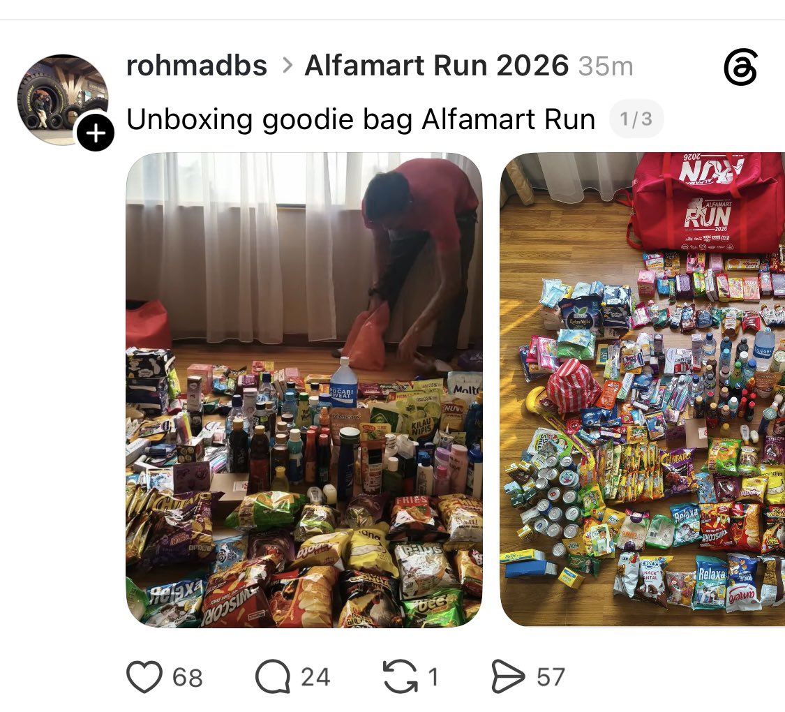 menbrrr's tweet photo. abis liat orang unboxing goodie bag nya alfamart run, gokil isi nya banyak banget .. balik modal banget ini mah 😭😭 https://t.co/nrBrzTXjbt