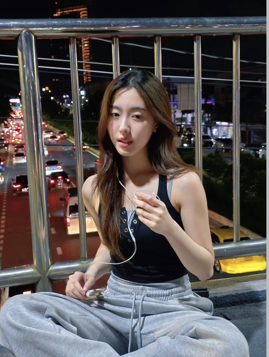 aakatuii's tweet photo. วันธรรมดาๆของน้องอ๊ะสวยมาก🤩☺️🤏🏻

#Aheye4EVE https://t.co/fxE1Ru2LnI