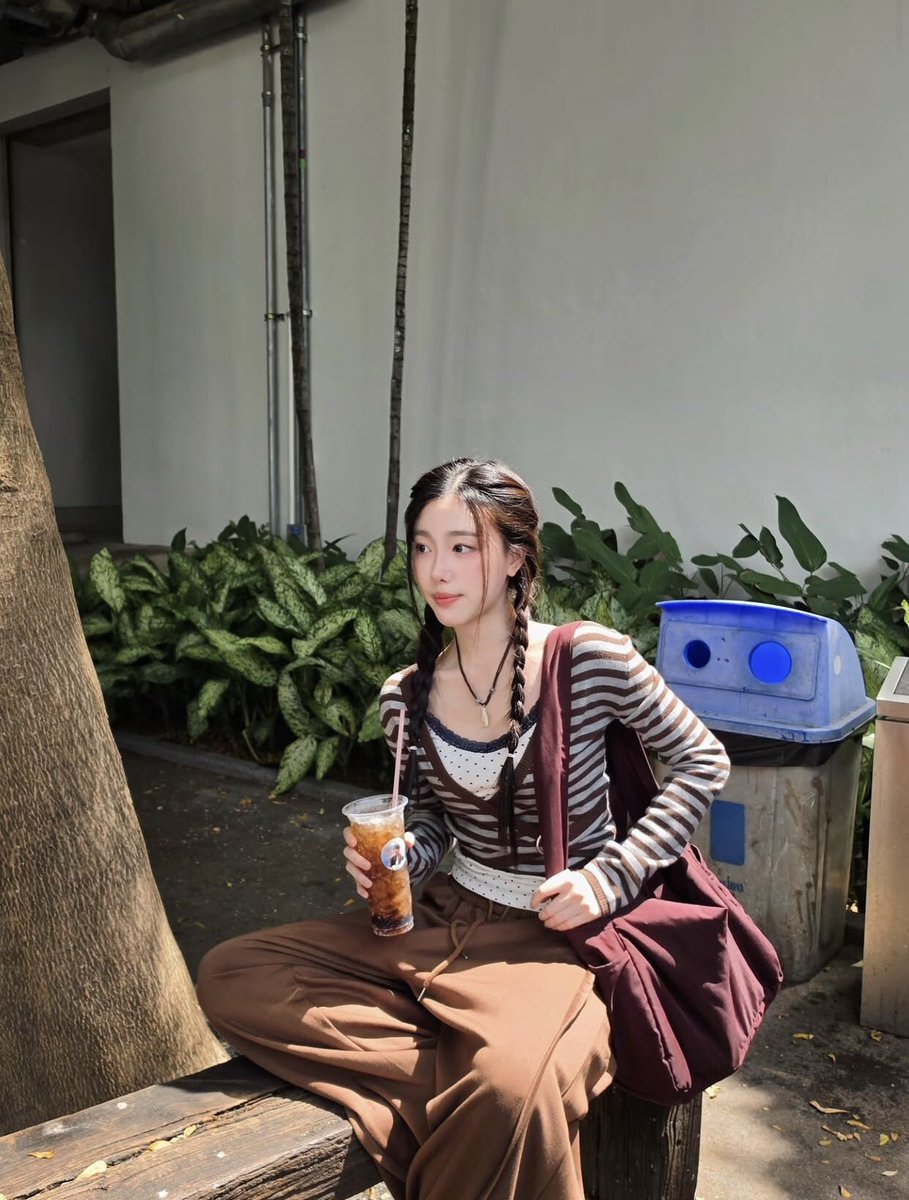 aakatuii's tweet photo. วันธรรมดาๆของน้องอ๊ะสวยมาก🤩☺️🤏🏻

#Aheye4EVE https://t.co/fxE1Ru2LnI