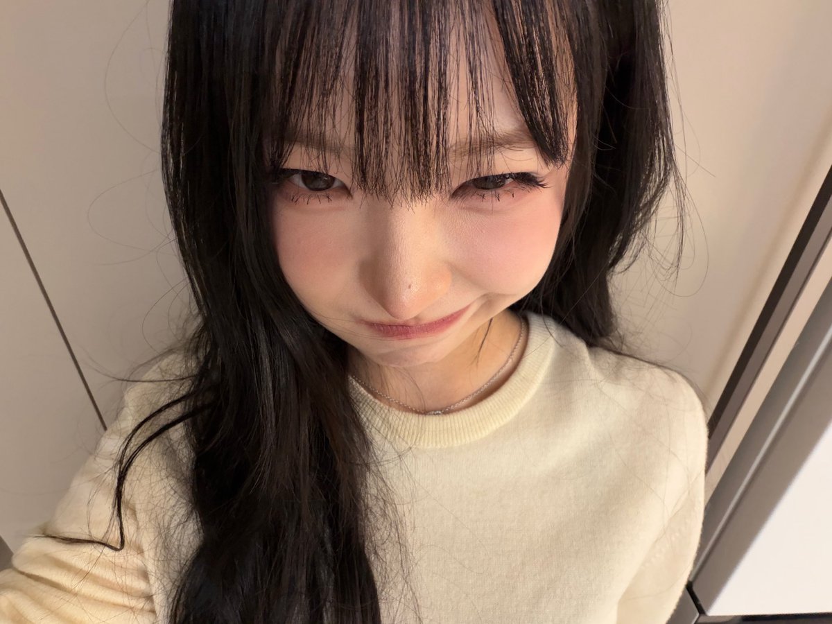 fromisdays's tweet photo. [261017 - 🍯 FROMM UPDATE]

#fromis_9 #프로미스나인
#BAEKJIHEON #백지헌 https://t.co/roEytXcsop