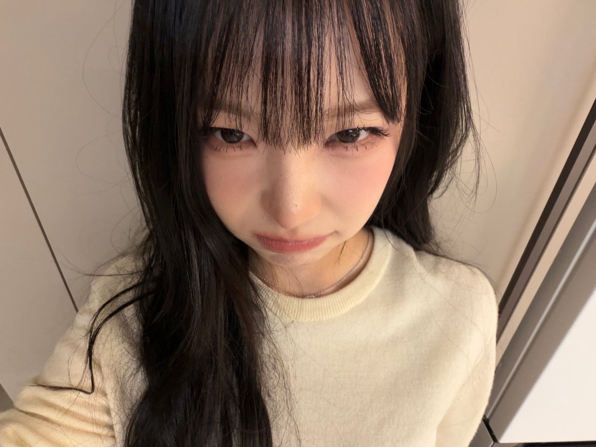 fromisdays's tweet photo. [261017 - 🍯 FROMM UPDATE]

#fromis_9 #프로미스나인
#BAEKJIHEON #백지헌 https://t.co/roEytXcsop