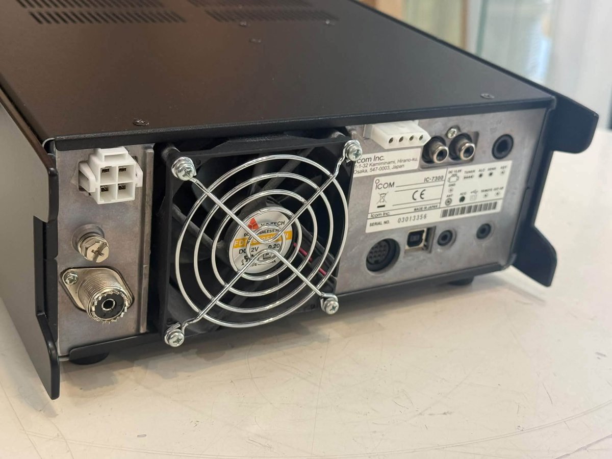 hamradio010's tweet photo. 🔥 That space in your shack has IC-7300 written all over it!
Second-hand Icom IC-7300 — $500
100W HF/50MHz SDR transceiver with touchscreen.
Boxed in great condition, with microphone, power lead, manual and rack handles. Not widebanded.

#Icom #IC7300 #HamRadio #SecondHandRadio https://t.co/rwSULW07YZ