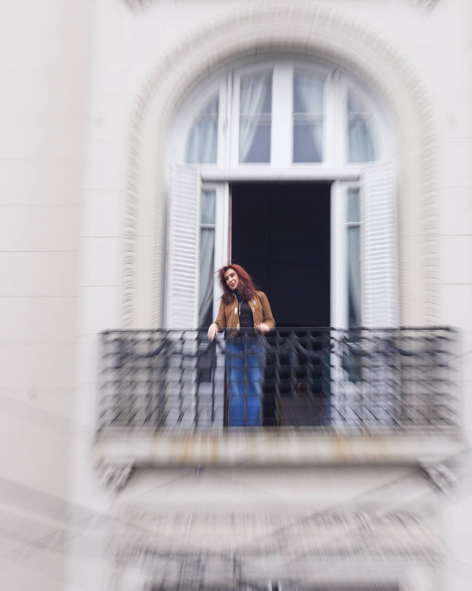 Vsiley's tweet photo. AYER POR PERÓN, HOY POR CRISTINA

En esta esquina, en San José 1111, se rinde homenaje al amor, a la igualdad y a la lealtad.

Hoy nuestra tarea es y debe ser liberarte, Cristina, porque solo así liberaremos al Pueblo. Porque representás la posibilidad de volver a hacer felices a los argentinos, que necesitan una vida tranquila, con trabajo, salud y educación.

Día de la Lealtad Peronista, junto a @CFKArgentina ✌🏼🇦🇷

#CristinaLibre