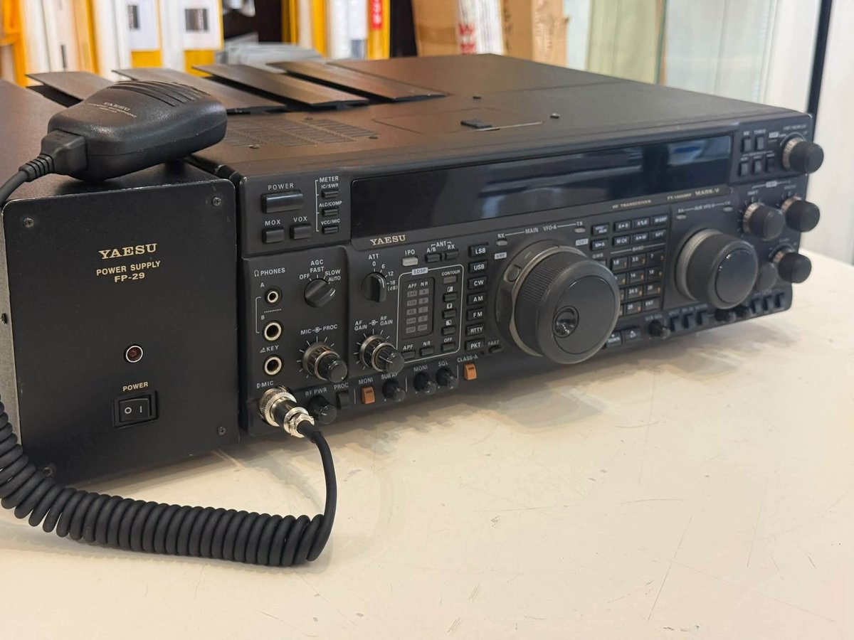hamradio010's tweet photo. 📻 A shack heavyweight with 200W of punch!
Second-hand Yaesu FT-1000MP Mark V — $500

⚡ HF all-mode transceiver
🔎 Some cosmetic marks, as shown in the photos — reflected in the price.

#Yaesu #FT1000MP #AmateurRadio #SecondHand #Radioworld https://t.co/2tlQGPfQr8