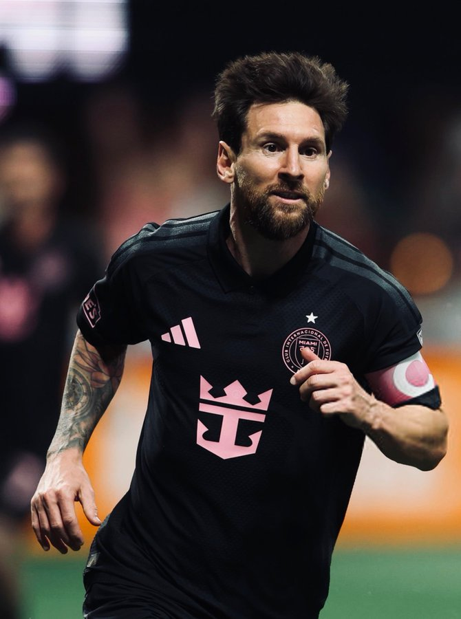 Joaconel's tweet photo. Teléfono Scaloni, este pibe que juega en la MLS es argentino. https://t.co/eIE187P9c3