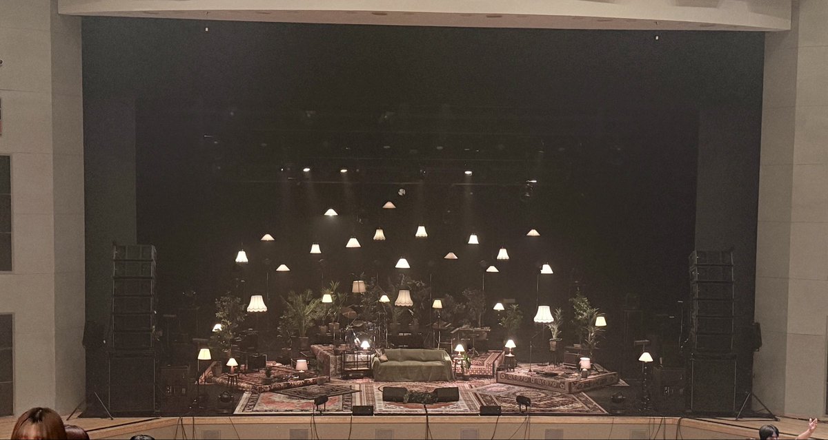 _mumchi_____'s tweet photo. 今日のレオちゃんライブは本当に痺れた
私のためにやってくれてるのかと思うくらい言葉一つ一つが刺さった。
大好きな曲歌ってくれた時、涙止まらず。
ほんとにほんとに最高だった。
あーーーーーもう仕事で悩みたくない
挑戦したい私も😭😭😭 https://t.co/c5rZh7ZFcb