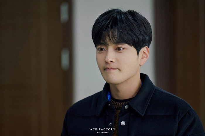 heteromichelin's tweet photo. 이준혁 장승조 원해요 https://t.co/c6FaESClaM