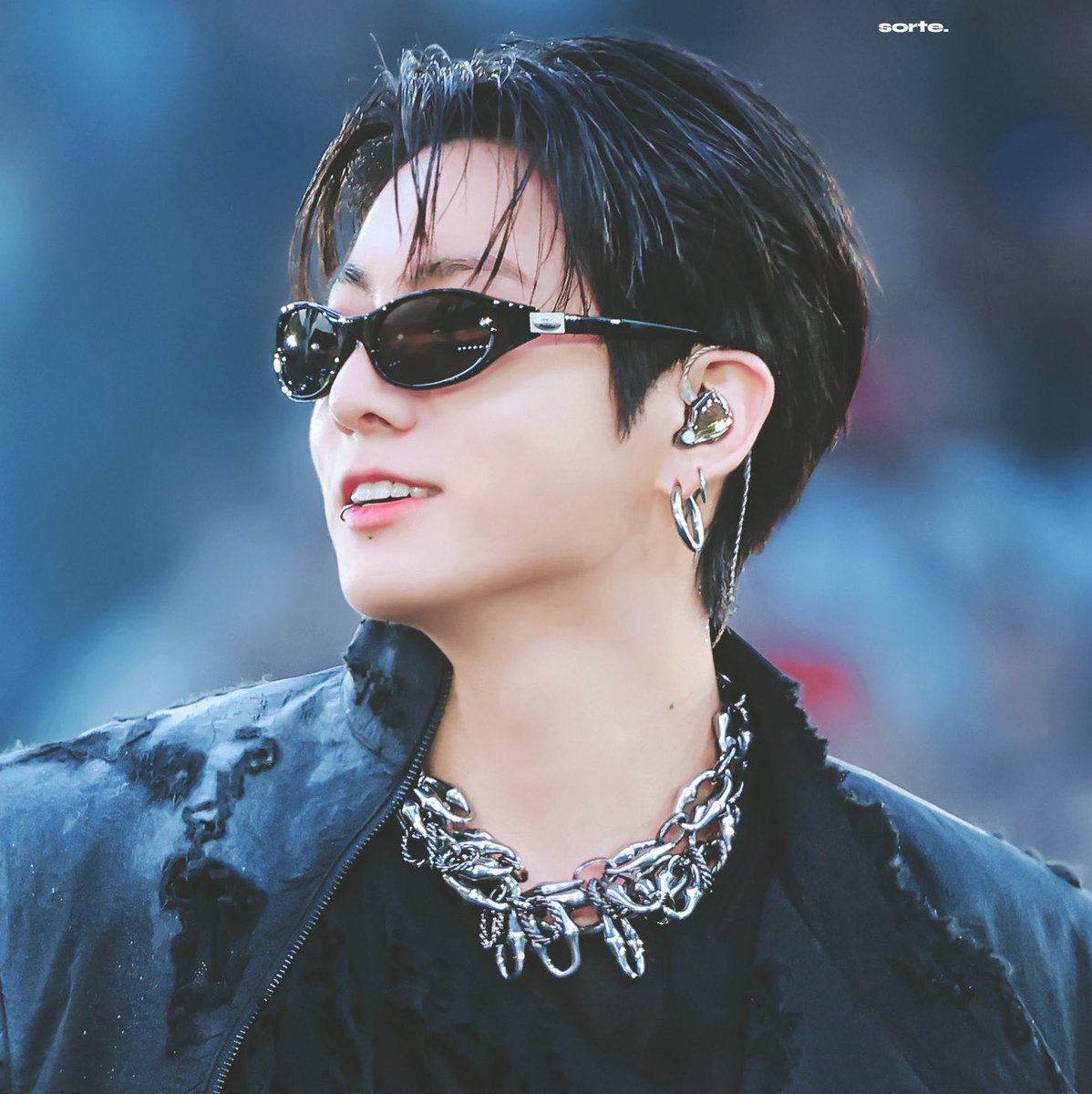 PopPlanet_'s tweet photo. BTS’ Taehyung Matches Jungkook’s Record for the Most Songs to Surpass 600 Million Spotify Streams Among K-Pop Soloists. https://t.co/QigDt1OOIB