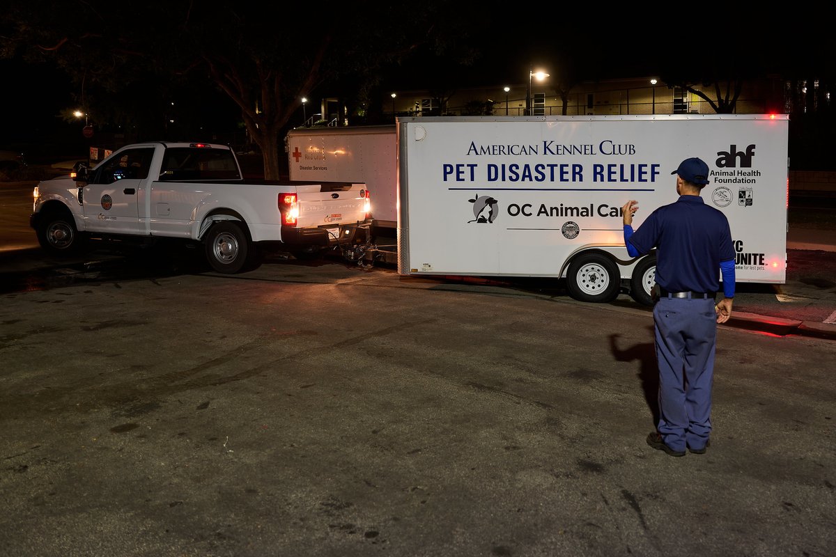 SoCal_RedCross's tweet photo. Disaster response is a team effort. We’re so grateful for firefighters who continue to battle the #NorteFire and for our volunteers and community partners who are helping those impacted.❤️ https://t.co/Ccsk1jjJVj