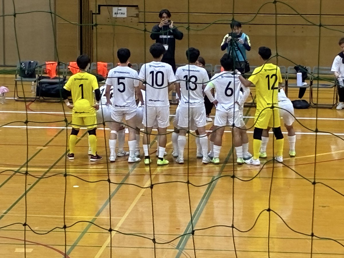 nyanmikeru's tweet photo. 久しぶりのフットサル観戦。
今年も、去年と同じ対戦カード🥹

トシヤも、ゆうきも、シュウゴウも、みんな頑張れ📣

#FCvinculo
#EL_SOLUNA
＃全日本選手権神奈川県大会 https://t.co/TSqqPmhj63