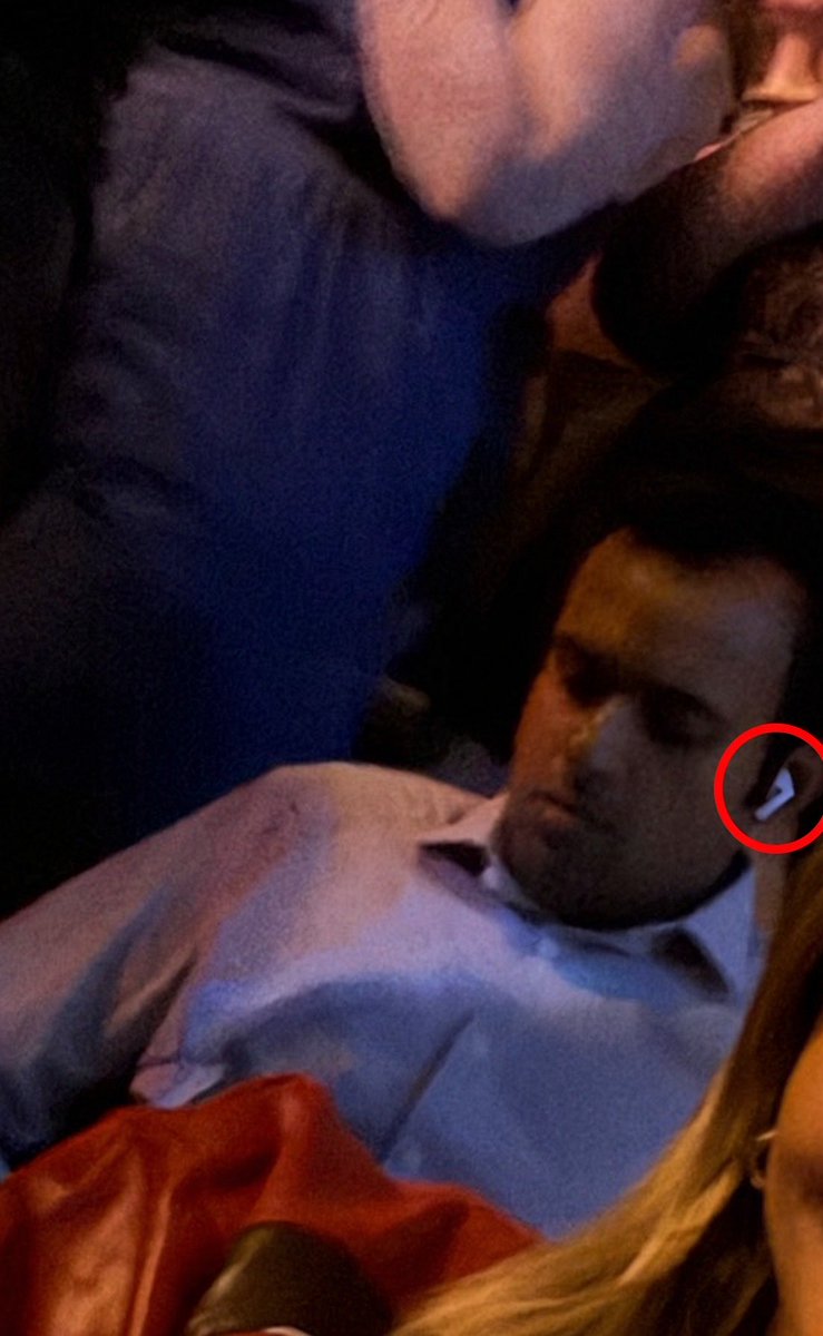 ChiefTrumpster's tweet photo. Is he wearing Air Pods 😭 https://t.co/DPJdMkulwM