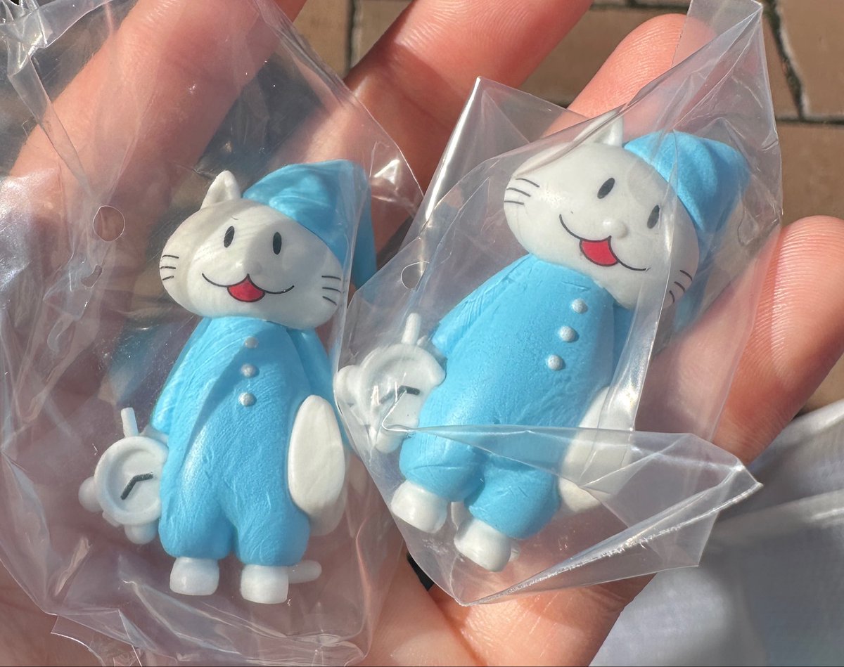 nacha_bump's tweet photo. ★BUMP OF CHICKENグッズ　ニコルフィギュア交換希望★
パジャマニコル重なってしまったので交換していただきたいです。
 
譲：④パジャマ
求：①立ち　②座り　⑤サンタ　⑥雪だるま　のいずれか

現在会場にいますので、すぐ交換可能です！ https://t.co/zaUwFGBdpt