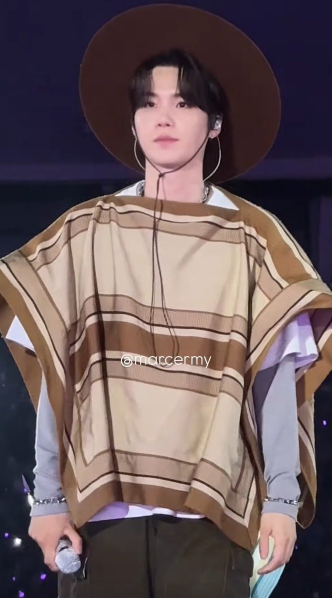 beetsuga_'s tweet photo. 🧍🏻‍♂️ https://t.co/CncFLbuAYV