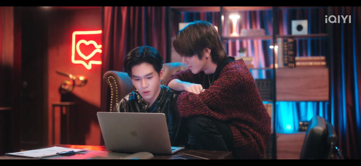 BEWIIZ0203's tweet photo. นั่งเก้าอี้ตัวเดียวกันตลอดไป🪑

MR FANBOY CHAPTER 8
#MrFanboyEP8
#Auautnp #savewrg #Auausave https://t.co/hXgCq2Hqd8