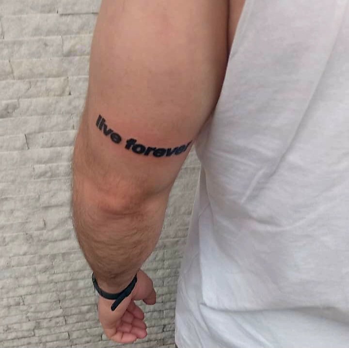 celada_federico's tweet photo. "Live forever"... una de esas canciones de tu banda favorita que te marcan a fuego, ahora queda marcada en la piel.
@oasis @OasisMania 
#liveforever https://t.co/KhlRRG2qeA