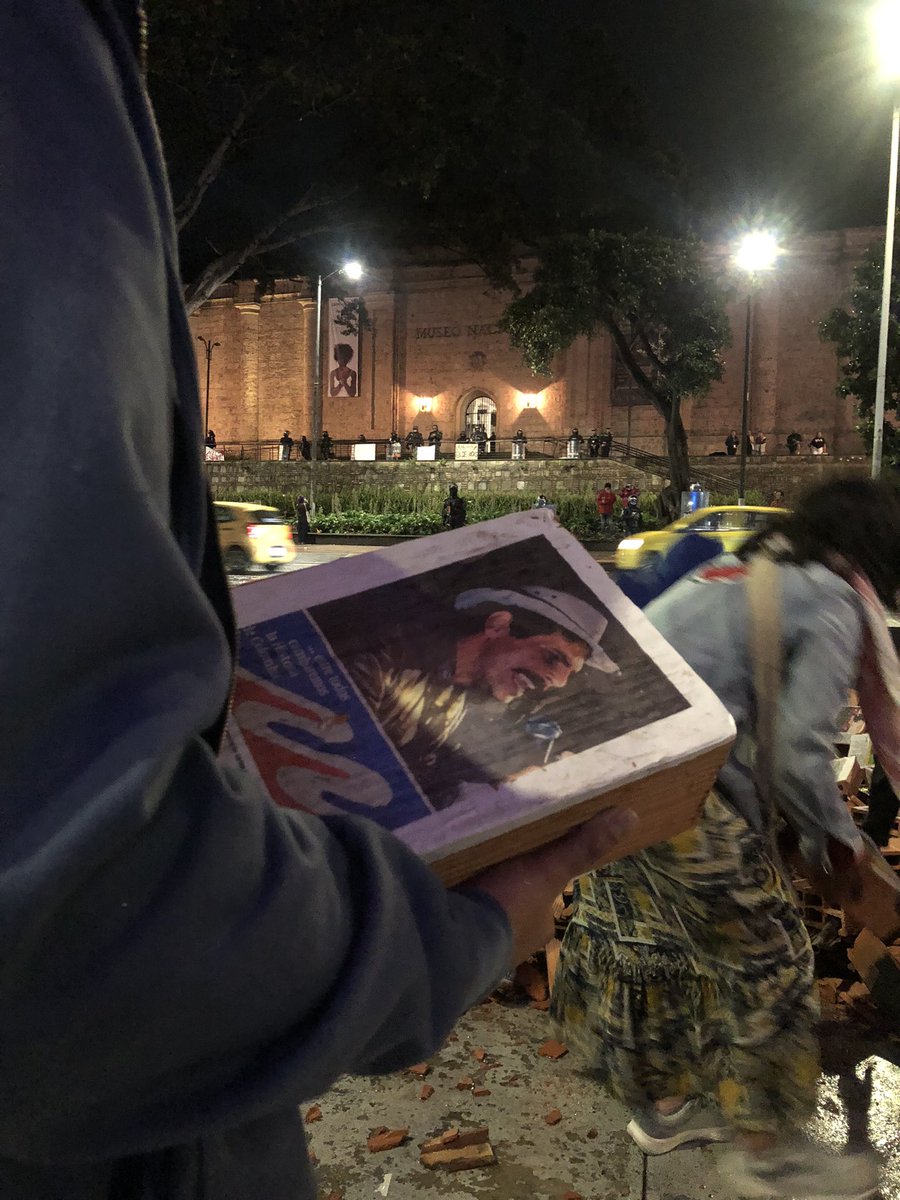 LinaDelMar8's tweet photo. ¡Y aunque rompan todo, aquí estaremos! https://t.co/pfSNoH7UH8
