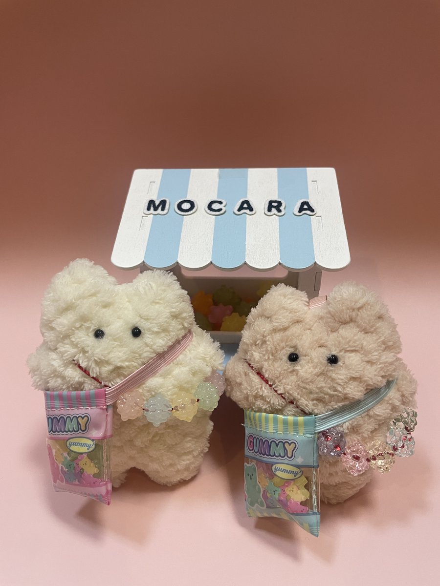 cocorety41's tweet photo. モカラだよ。
今日はね、
バッグいっぱいに
金平糖をつめたんだよ。
さみしい人や、
ちょっと元気がほしい人に
そっと届けに行くんだよ
さぁ、出発だ。
レッツゴー！🍬✨ https://t.co/pwCC2Tko3z