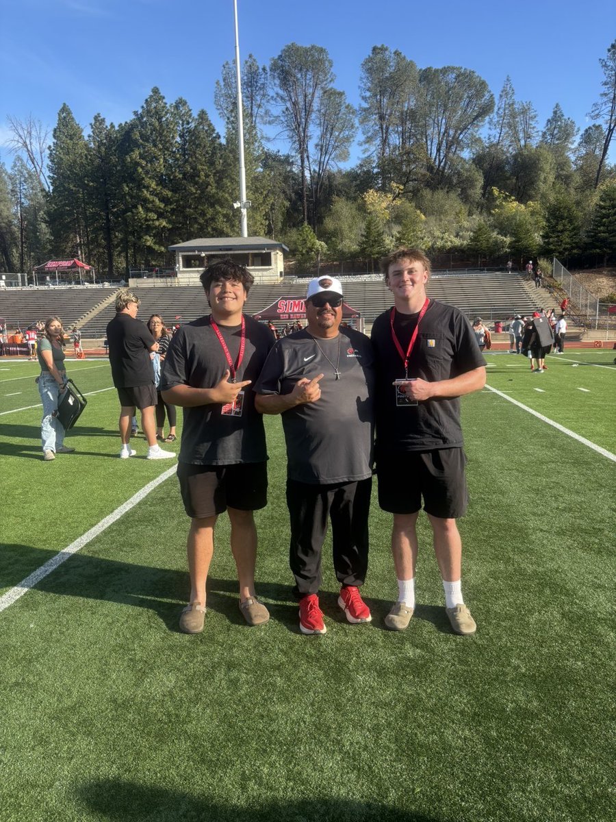 low_lucass's tweet photo. Blessed to receive an offer from @SimpsonU_FB after a great conversation with @coachcasados! Thank you for the campus visit had a great time. Excited for the future!

@SimpsonU_FB @JacobZier @coachutterSU @BrunkDenis @CoachWintch @CoachDomitrovic 
@CoachEricRamos @BrockelsbyJosh https://t.co/FKsVlERZwv