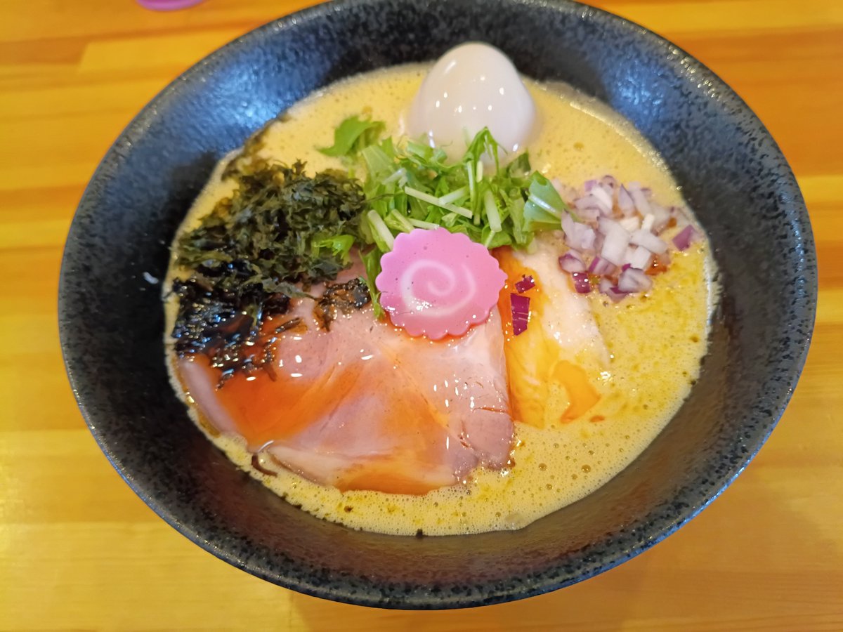 setopiku's tweet photo. さぬき市　らぁ麺ラボ ななせ

えび白湯　ちゃーマヨ丼
味は『エビィ！』って感じ
肉よりはヘルシーか？
ごっそさん https://t.co/0VbcXVv8TY
