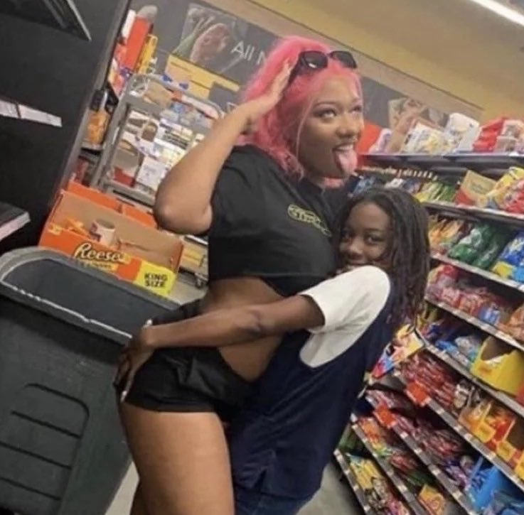 ONIKAZSLEEZE's tweet photo. Megan Thee Stallion was crazy for this https://t.co/MnvW2xRw0x